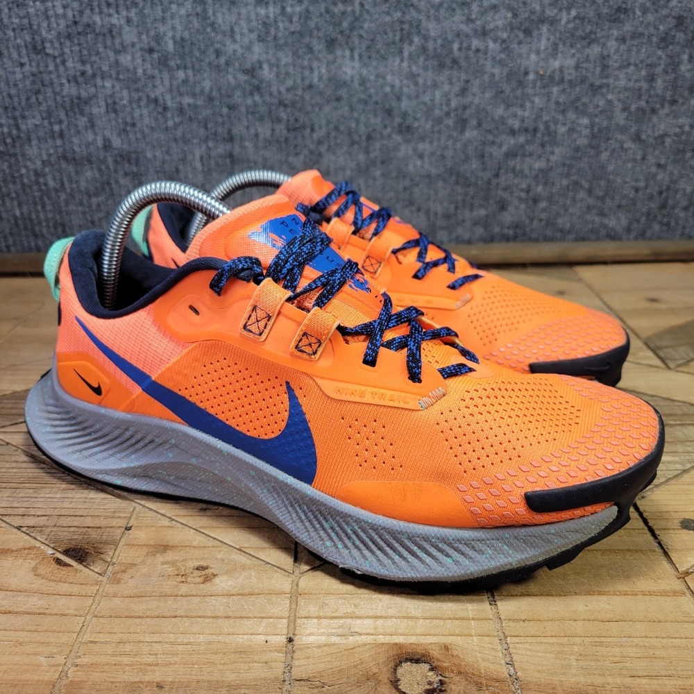 Nike Pegasus Trail 3 Men's 9  Shoes Sneakers Orange Running DA8697-800  Hiking